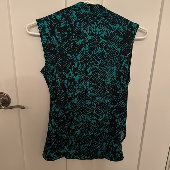 Femme Green & Black Reptile Pattern Sleeveless Faux Wrap Stretchy Top - Picture 5 of 5